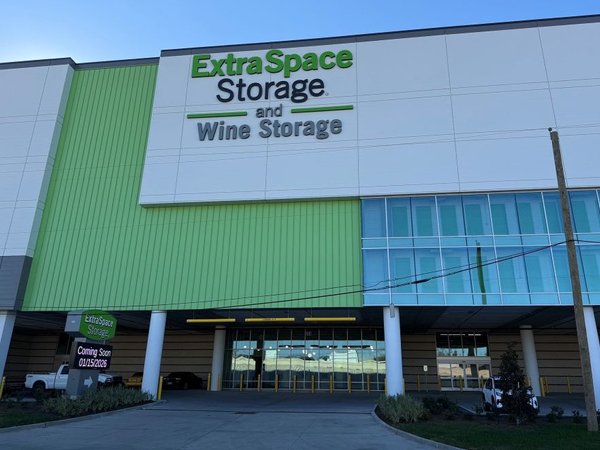 Extra Space Storage facility at 502 North Loop - Houston, TX