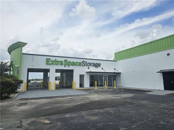 Extra Space Storage facility at 3425 Lake Alfred Rd - Winter Haven, FL