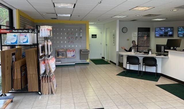 20×10 Self Storage Unit in Roswell, GA 105 Mansell Pl Roswell, Georgia 3