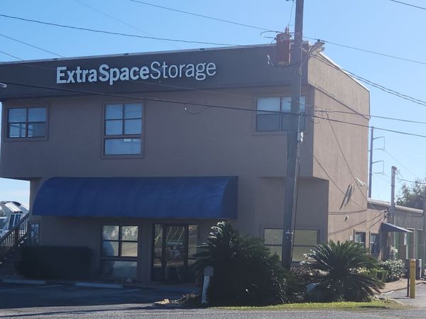 Extra Space Storage facility at 195 E Fairfield Dr - Pensacola, FL