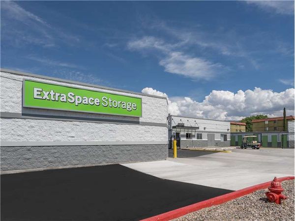 Extra Space Storage facility at 6917 Montgomery Blvd NE - Albuquerque, NM