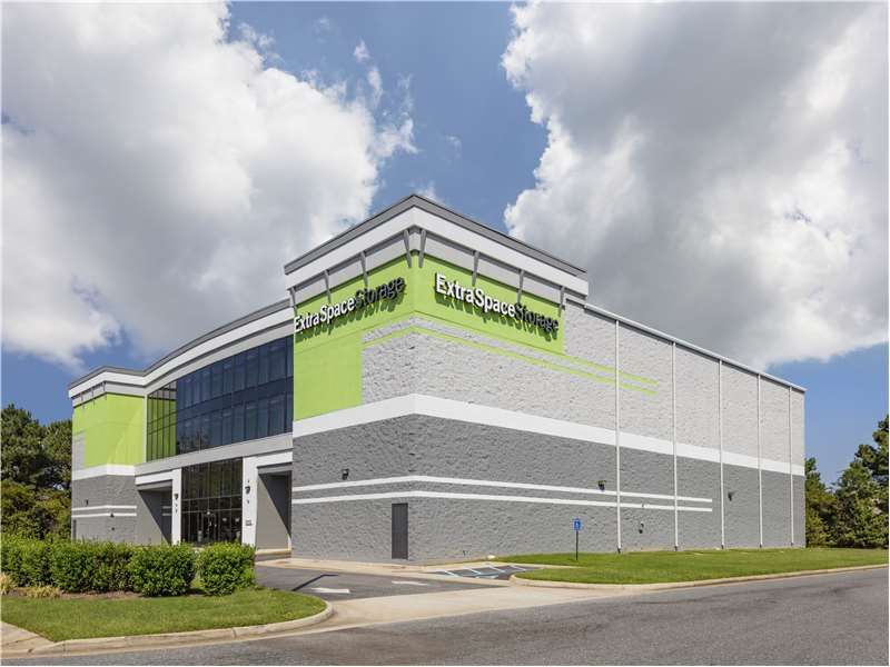 Extra Space Storage  2206 Victory Blvd in Chesapeake, VA