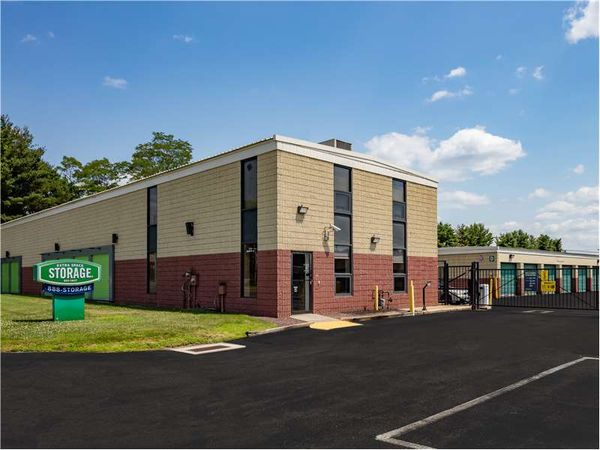 Extra Space Storage facility at 171 Roberts St - East Hartford, CT