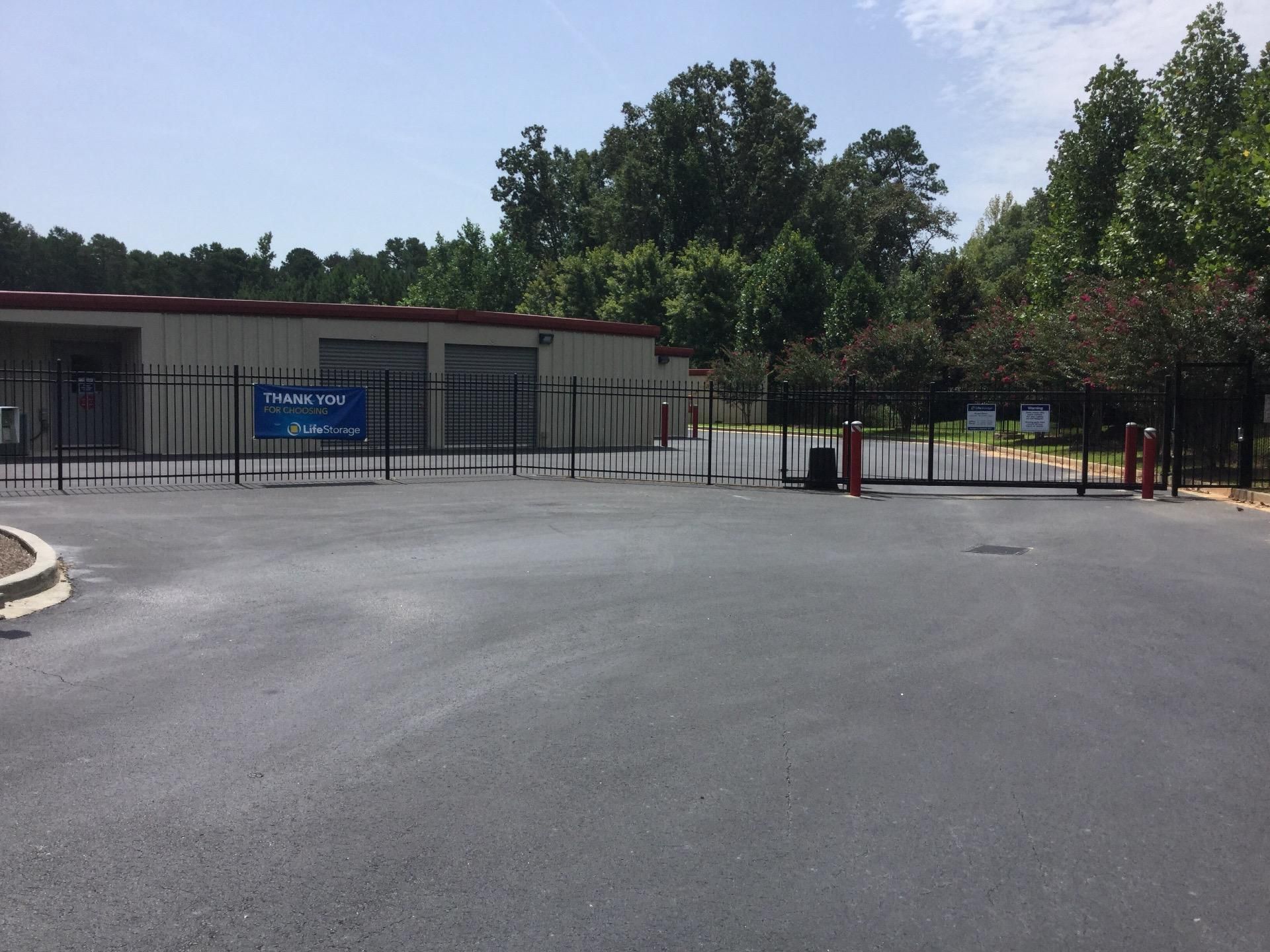 20×10 Parking Lot in Peachtree City, GA 1000 Sany Way Peachtree City, Georgia 2