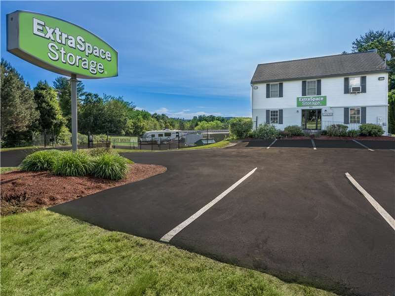 20×10 Garage in Merrimack, NH 751 Daniel Webster Hwy Merrimack, New Hampshire