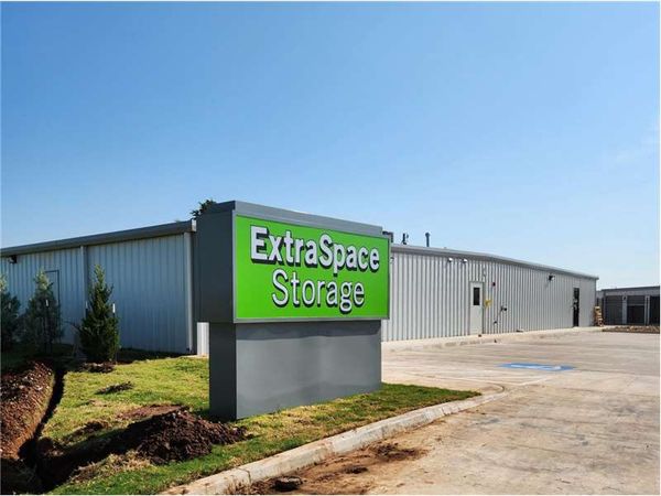 Extra Space Storage facility at 13600 S Meridian Ave - Oklahoma City, OK