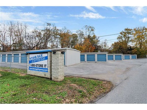 Extra Space Storage facility at 1054 W 2nd St - Madison, IN