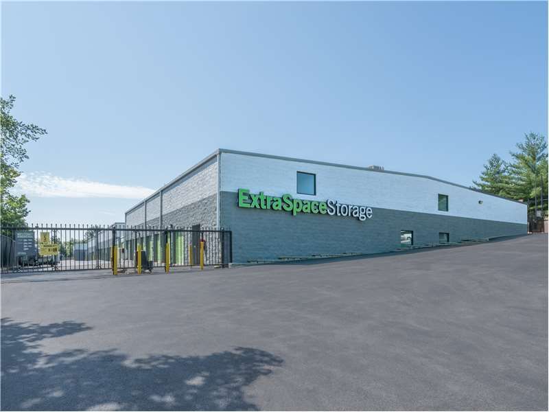 Extra Space Storage  12334 Old Tesson Rd in St Louis, MO