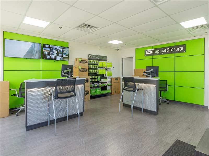 5×5 Self Storage Unit in Lewisville, TX 1251 N Stemmons Fwy Lewisville, Texas 3