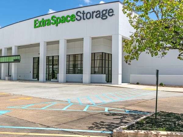 Extra Space Storage facility at 6240 Old Canton Rd - Jackson, MS