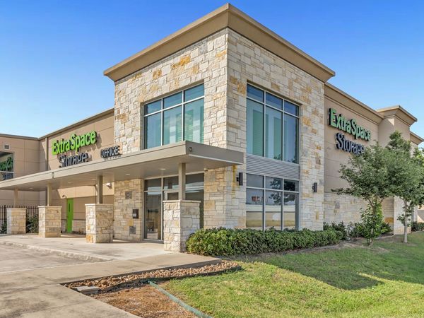 Extra Space Storage facility at 2216 S Interstate 35 - San Marcos, TX