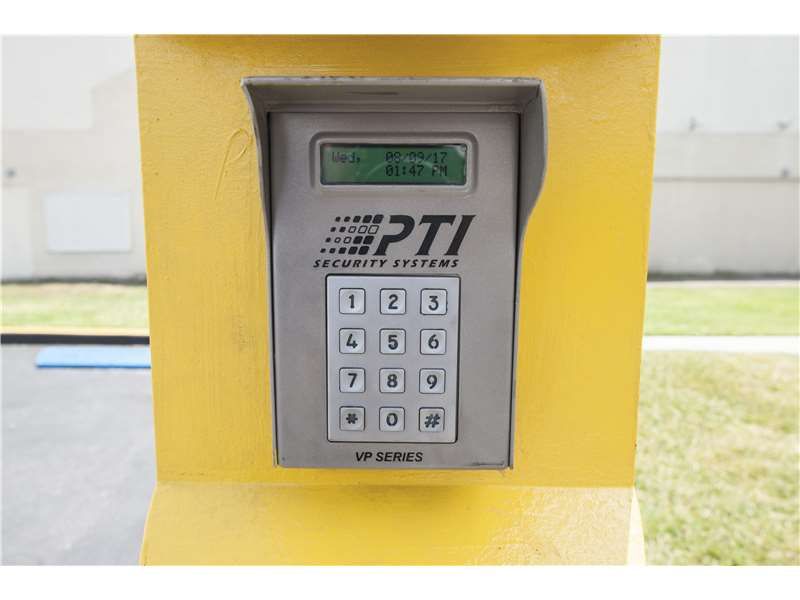 4×4 Self Storage Unit in Miami, FL 20240 NW 2nd Ave Miami, Florida 2