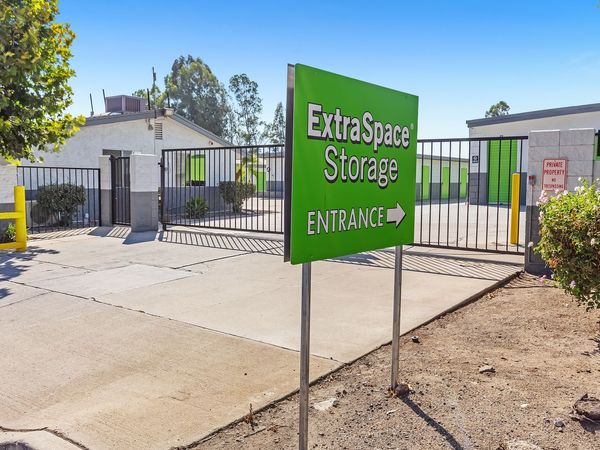 Extra Space Storage facility at 29151 Riverside Dr - Lake Elsinore, CA