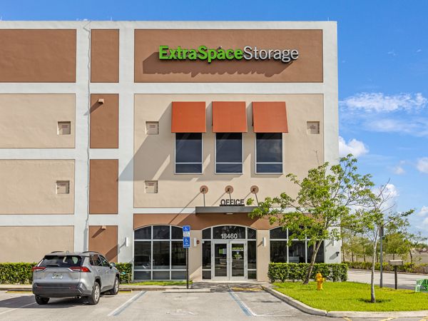 Extra Space Storage facility at 18460 Pines Blvd - Pembroke Pines, FL