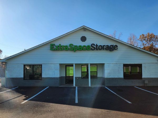 Extra Space Storage facility at 2090 Clay Rd - Austell, GA