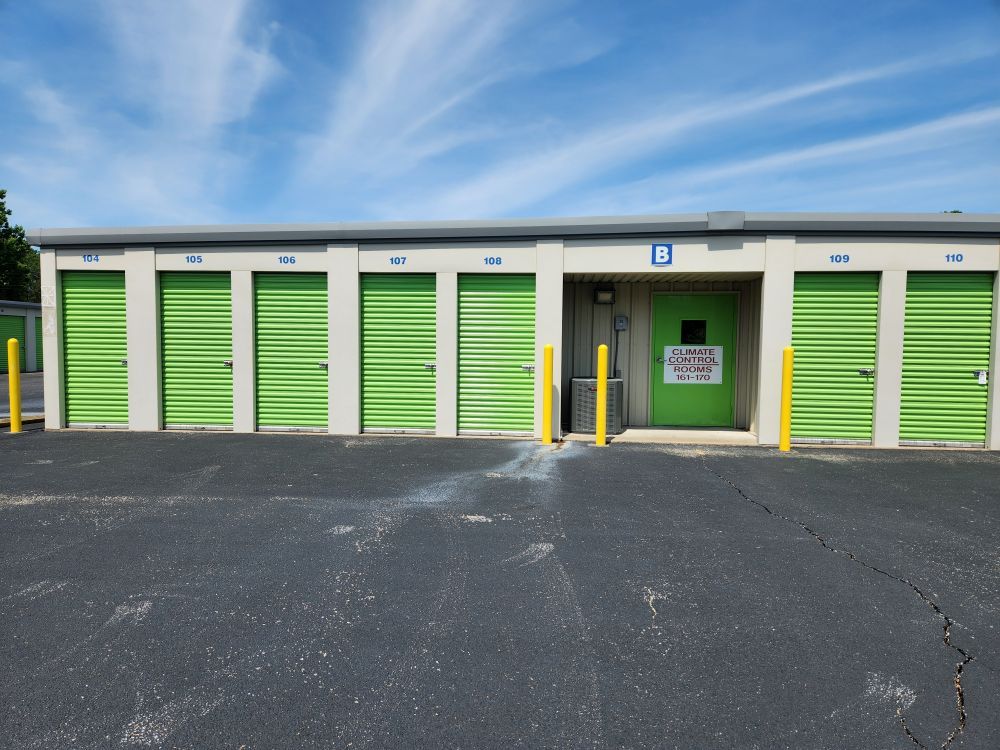 Extra Space Storage  1925 McLemore Dr in Montgomery, AL