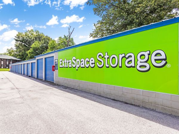Extra Space Storage facility at 1205 W Morton St - Oakland City, IN