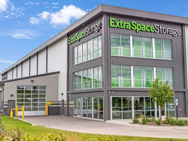 Extra Space Storage facility at 1200 S Weber Rd - Bolingbrook, IL
