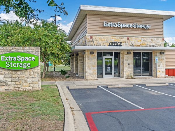 Extra Space Storage facility at 1602 Bunton Creek Rd - Kyle, TX