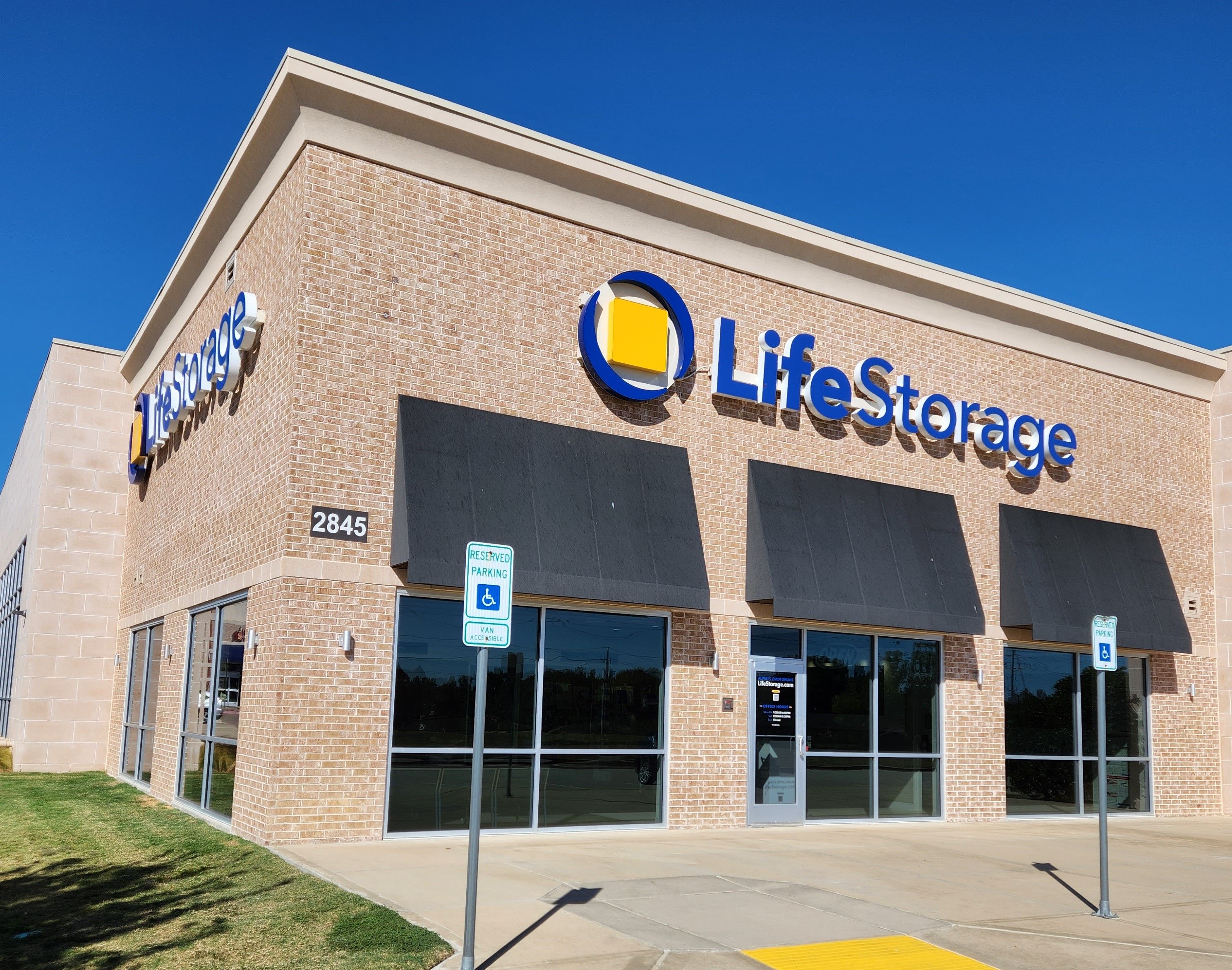 Extra Space Storage  2845 McDermott Rd in Plano, TX