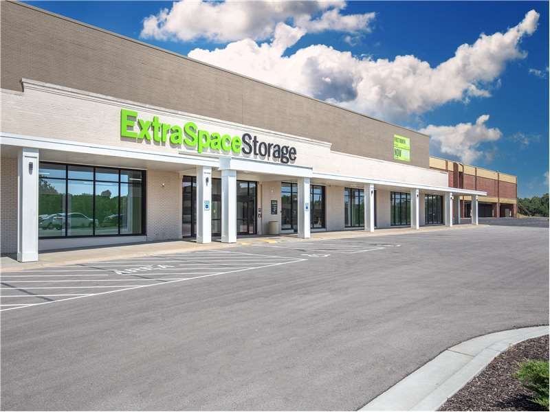 5×5 Self Storage Unit in Kansas City, MO 5415 NE Antioch Rd Kansas City, Missouri