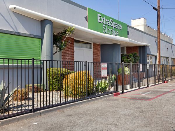 Extra Space Storage facility at 5221 W 102nd St - Los Angeles, CA