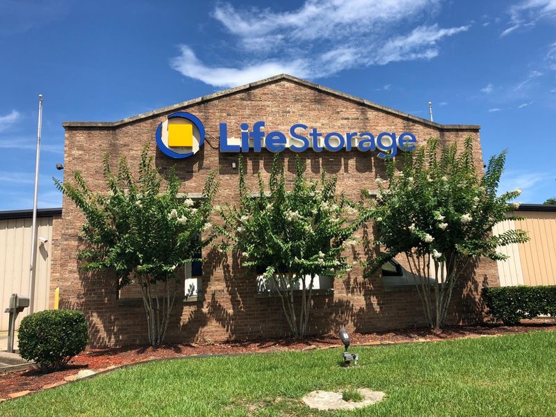 Storage Units in Beaumont TX at 1655 S Major Dr Life Storage