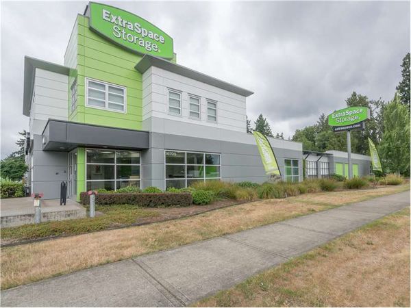 Extra Space Storage facility at 16705 SW Pacific Hwy - Tigard, OR
