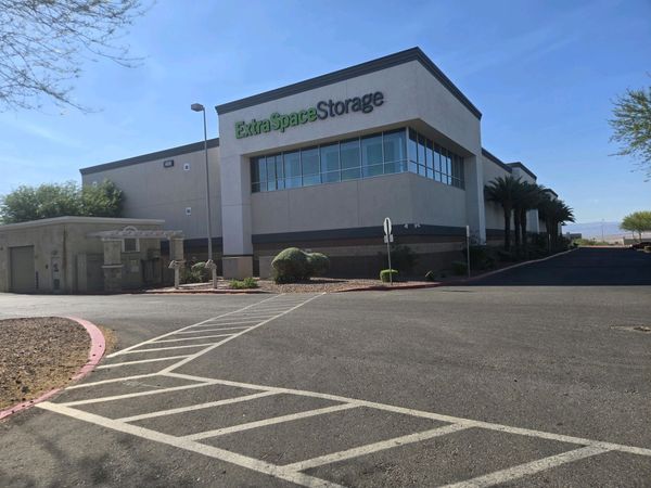 Extra Space Storage facility at 408 W Lake Mead Pkwy - Henderson, NV