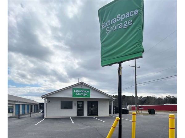 Extra Space Storage facility at 850 Winchester Rd NE - Huntsville, AL