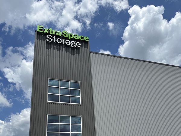 Extra Space Storage facility at 2613 Woodruff Rd - Simpsonville, SC