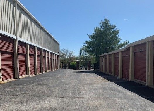 Extra Space Storage  6557 Manchester Ave in St Louis, MO