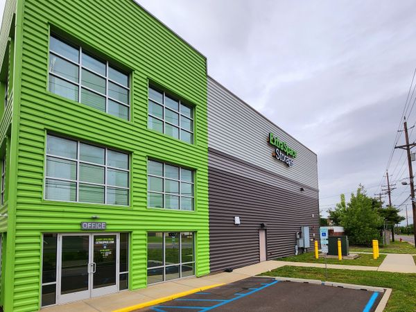 Extra Space Storage facility at 1007 Jersey Ave - New Brunswick, NJ