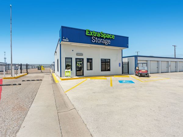 Extra Space Storage facility at 1300 W Stan Schlueter Loop - Killeen, TX