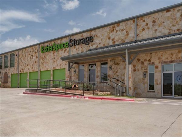 Extra Space Storage facility at 3621 E Whitestone Blvd - Cedar Park, TX