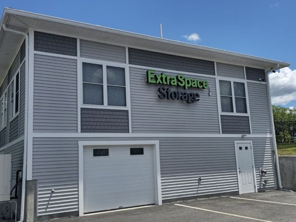 Extra Space Storage facility at 4 Benning Ct - Merrimack, NH