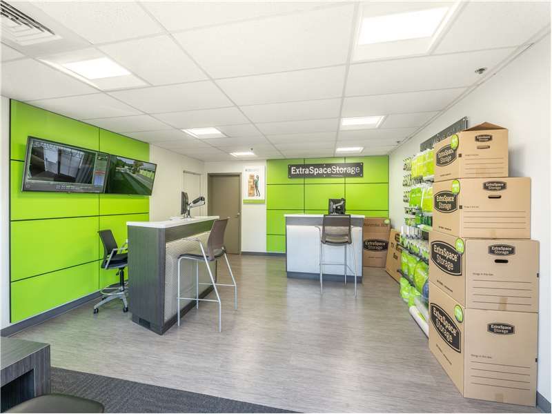 15×5 Self Storage Unit in Santa Cruz, CA 2900 Soquel Ave Santa Cruz, California 3