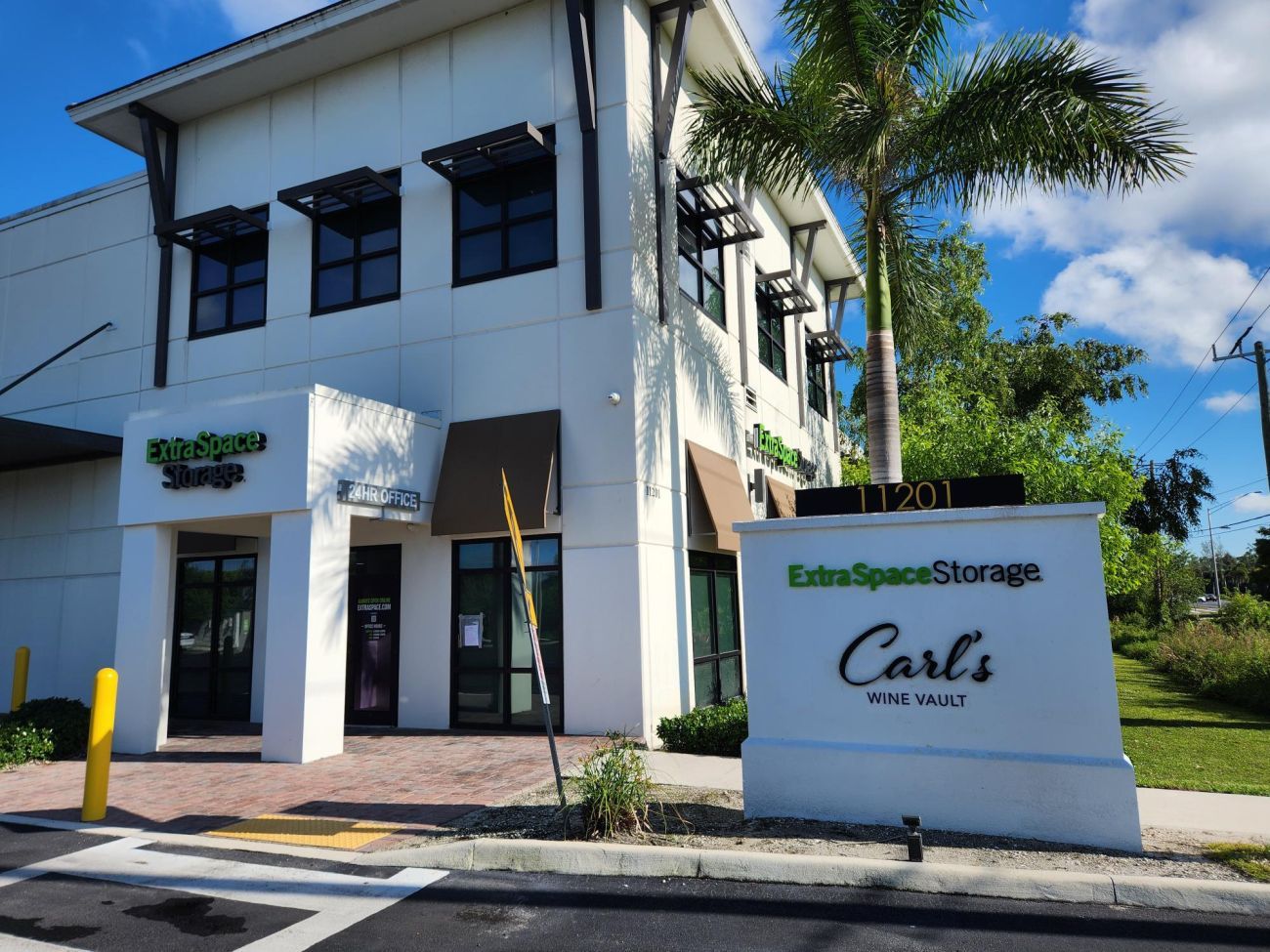 Extra Space Storage in Naples, FL  11201 Tamiami Trl E