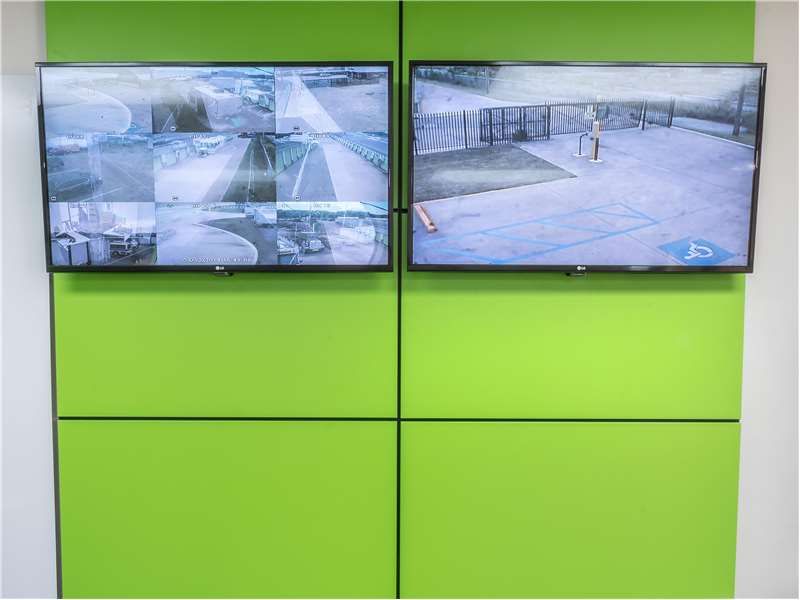 Extra Space Storage  2555 N Hollywood St in Memphis, TN