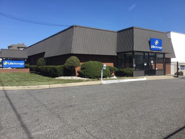 Life Storage facility on 407 S Chester Pike - Glenolden, PA