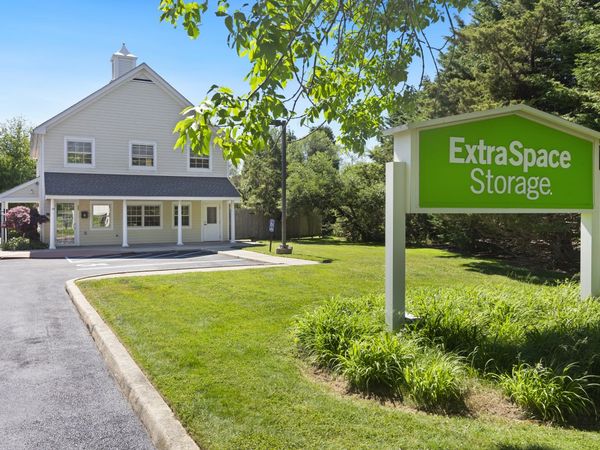 Extra Space Storage facility at 10 Leecon Ct - Southampton, NY