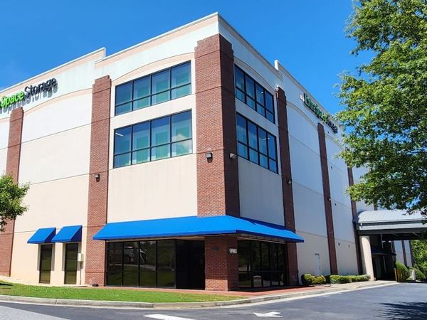 Extra Space Storage facility at 875 Marathon Pkwy - Lawrenceville, GA