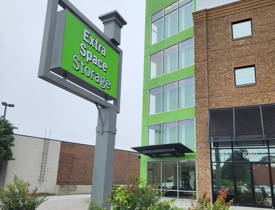 Extra Space Storage  680 14th St NW in Atlanta, GA