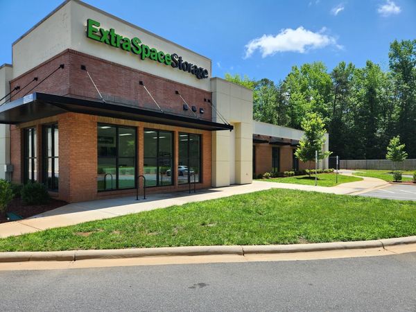 Extra Space Storage facility at 14225 Youngblood Rd - Charlotte, NC