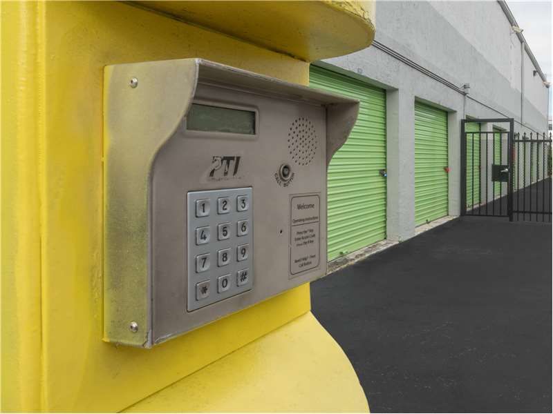 20×8 Parking Lot in Fort Lauderdale, FL 855 W Commercial Blvd Fort Lauderdale, Florida 2
