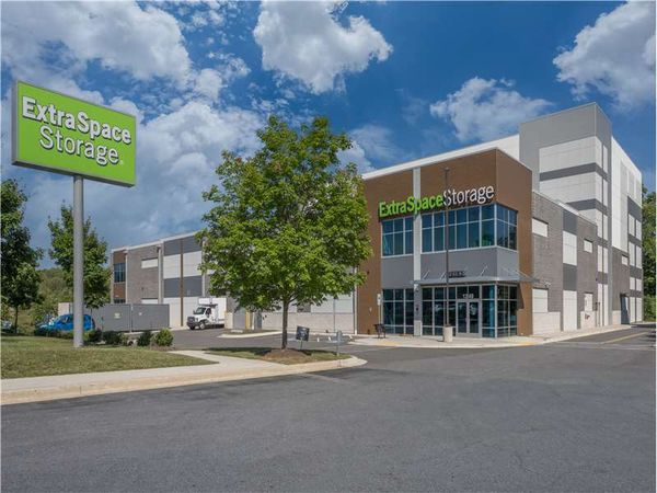 Extra Space Storage facility at 1249 W Montgomery Ave - Rockville, MD