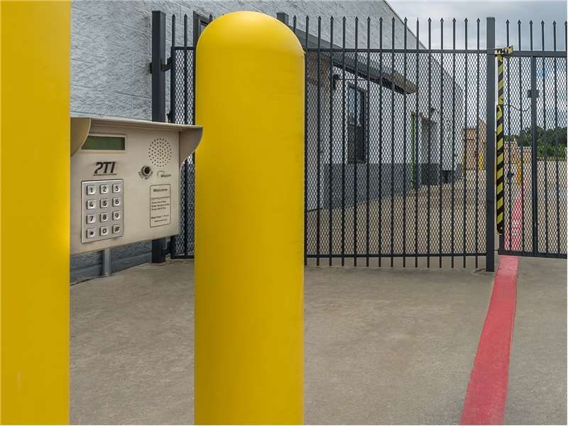 10×10 Self Storage Unit in Plano, TX 5104 14th St Plano, Texas 2
