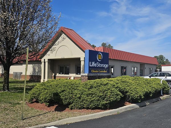 Life Storage facility on 6208 Jahnke Rd - Richmond, VA