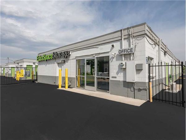 Extra Space Storage facility at 11855 E 40th Ave - Denver, CO