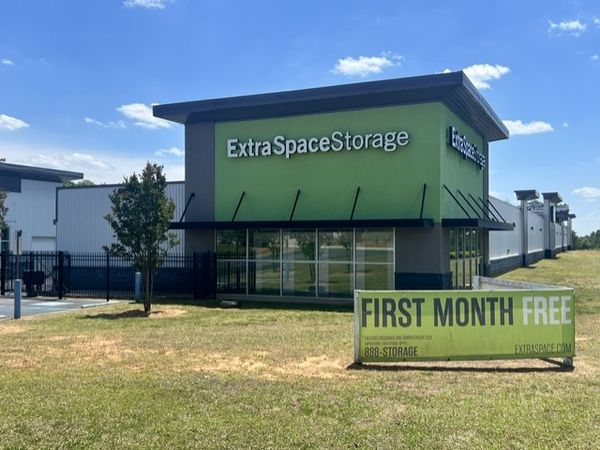 Extra Space Storage facility at 104 La Von Ln - Easley, SC